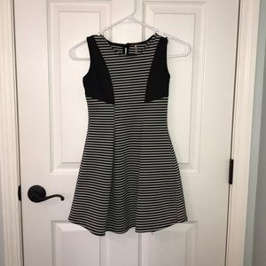 Girls 10/12 black and cream white stripped dress